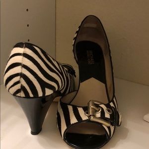 MICHAEL Michael Kors wedge pump